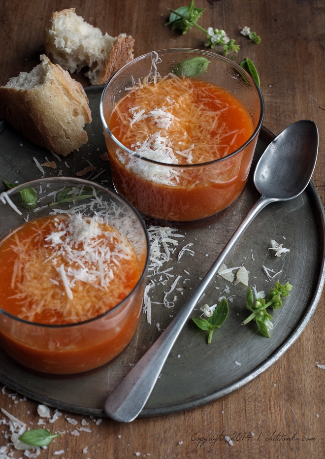 Tomato and parmesan soup | chilitonka