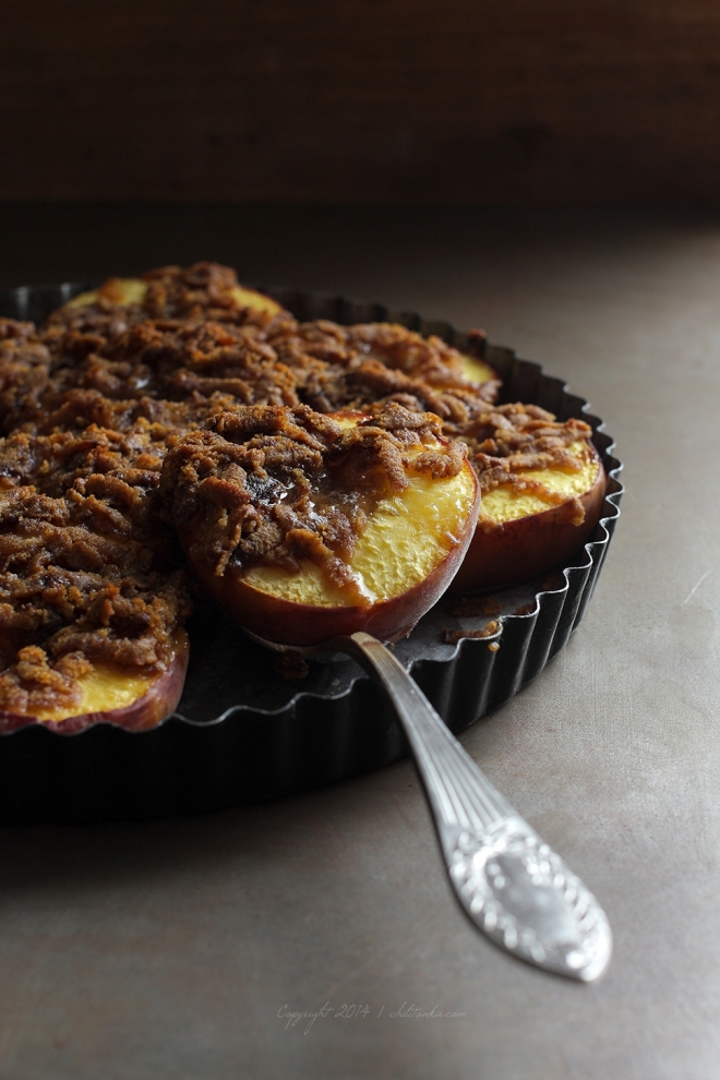 Baked  peaches with gingerbread crumble | chilitonka