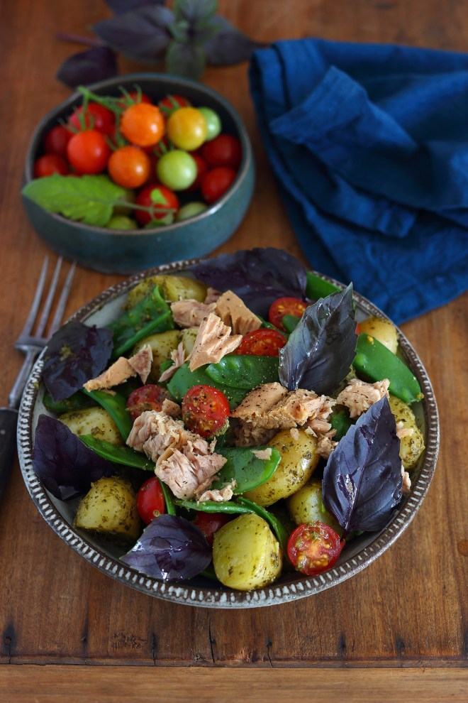 Sałatka ziemniaczana z fasolką i pesto | chilitonka