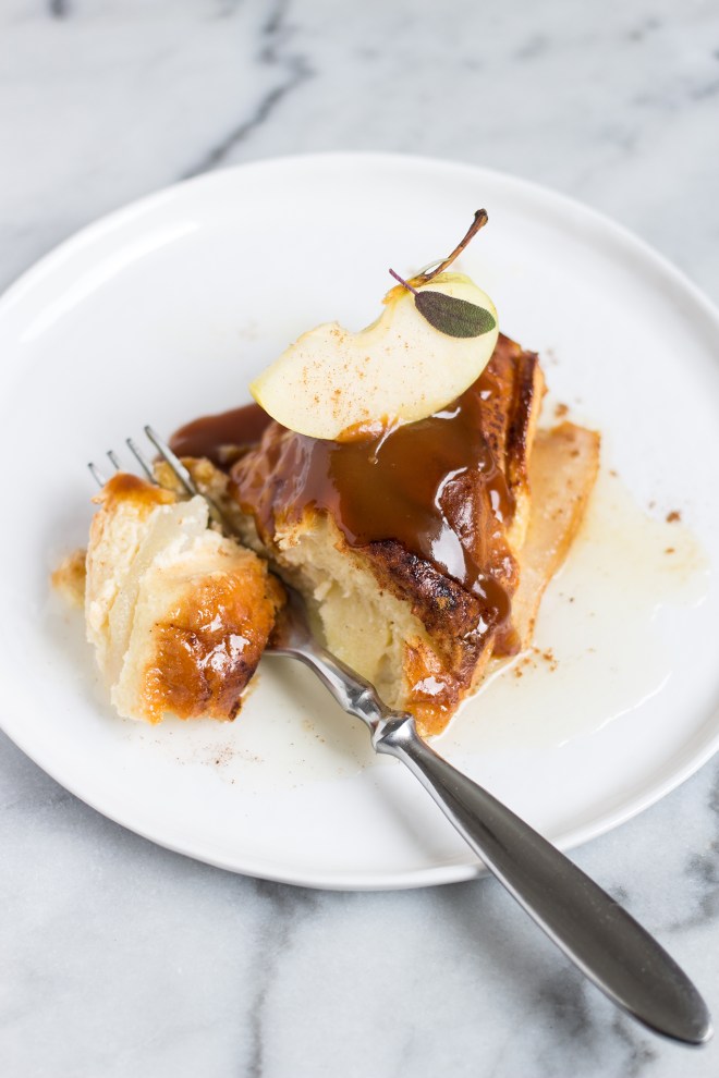 Pain perdu z jabłkami i solonym karmelem | chilitonka