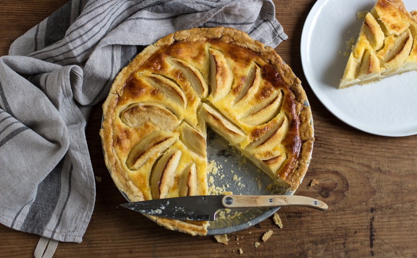 Normandzka tarta z&nbsp;jabłkami